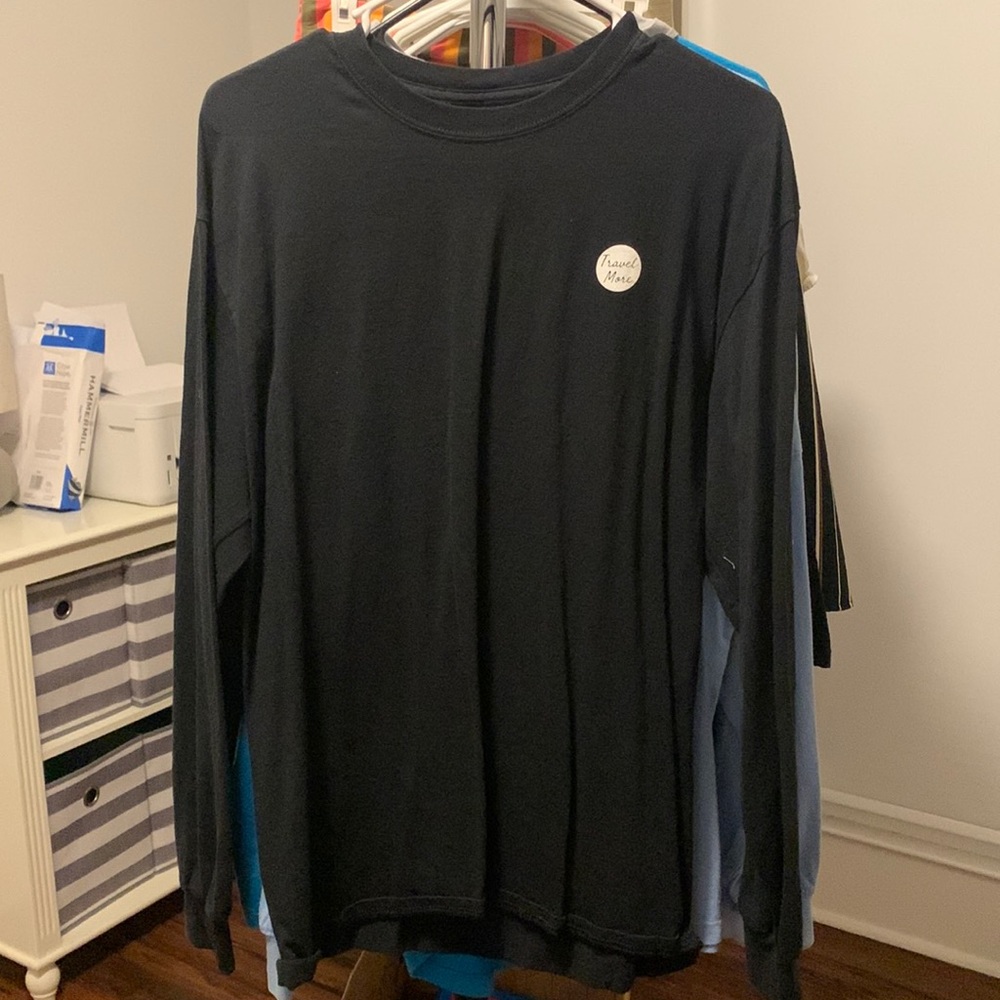 Serengetee Black Long-sleeve T-shirt Unisex Large. “Travel More”